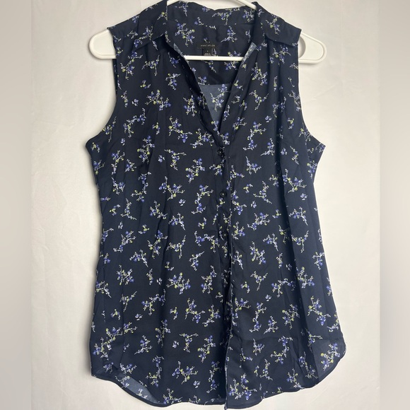 Ann Taylor Tops - Ann Taylor 
Small 
Color Blue , Purple. White .yellow